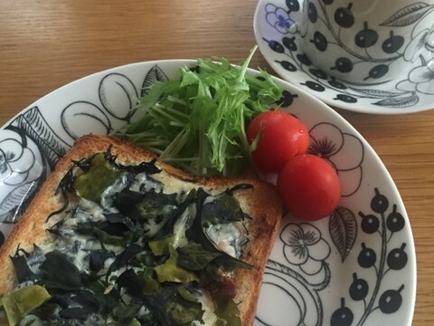 ひじきとわかめのトースト